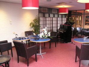 Tafel van Twee - Een nog lege presentatietafel