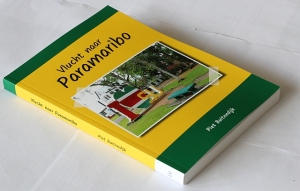 Boek: Vlucht naar Paramaribo